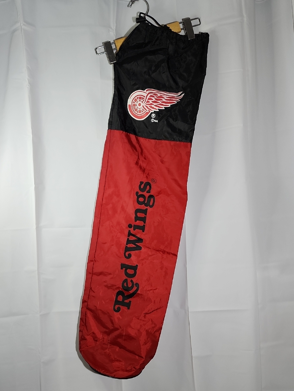 Detroit Red Wings Multi-Purpose Nylon Folding Lawn Chair Bag in Black and Red